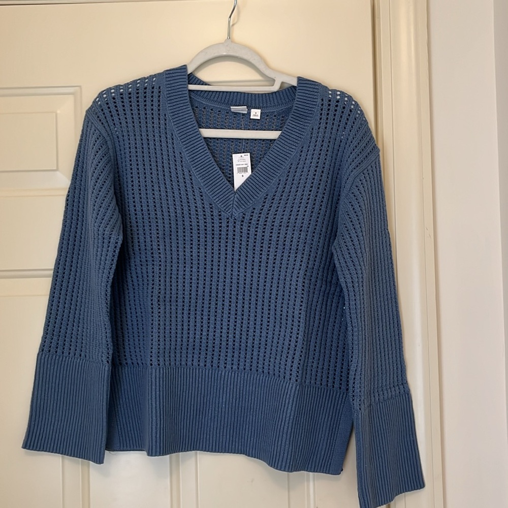GAP Bainbridge Blue Relaxed Crochet V-Neck Sweater/NWT/S - Picture 14 of 16
